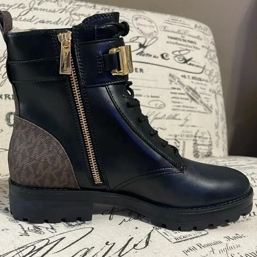 *Final Price* Michael Kors Reed Lace Up Boots black/brown gold logo NEW Size 7.5 - Picture 7 of 7